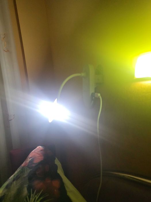 Lampa Veioza cu LED cu clips și gât flexibil, alimentată  USB
