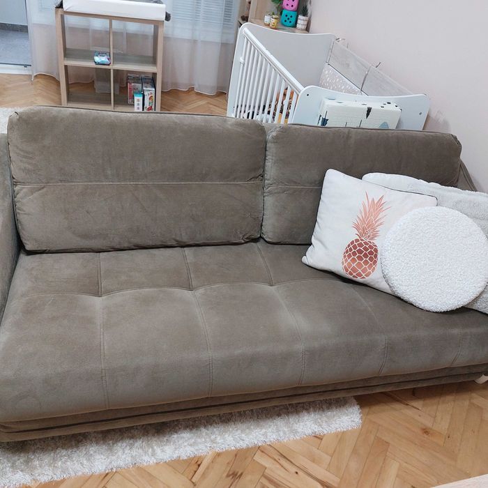 Разтегателен диван