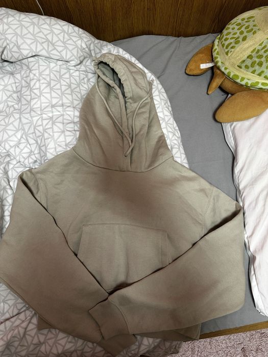 Дамски суитшърти и худита: H&M, Zara, Crop, Sinsay