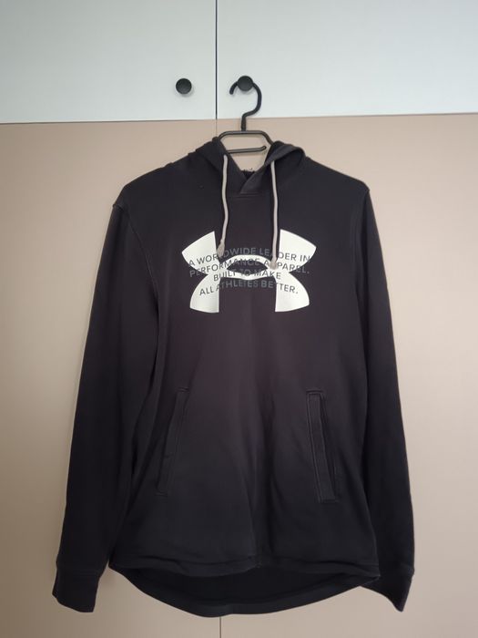 Продавам Худи на Under Armour!
