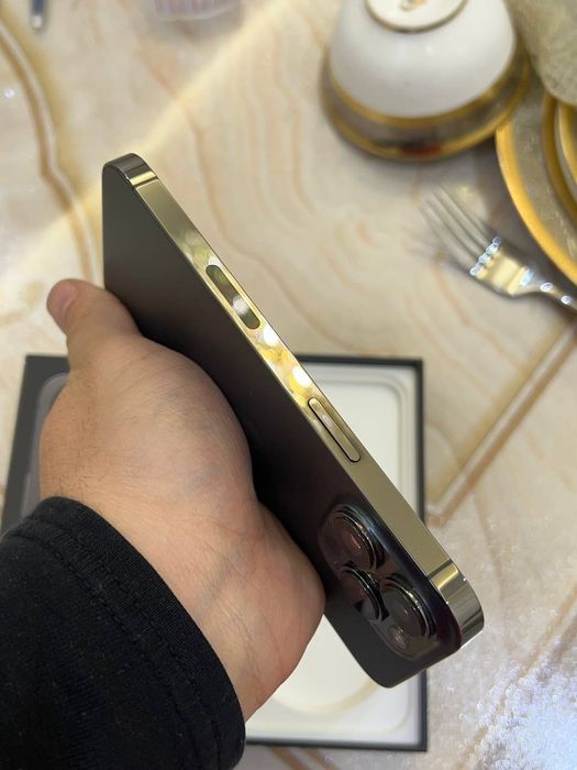 Iphone 13 pro sotiladi srochna