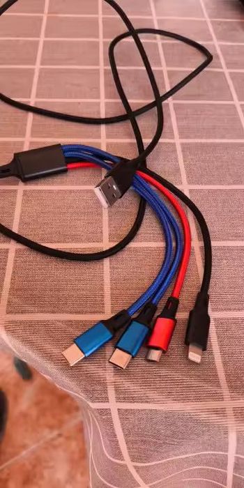 Splitter USB la USB c Microusb și Lighting