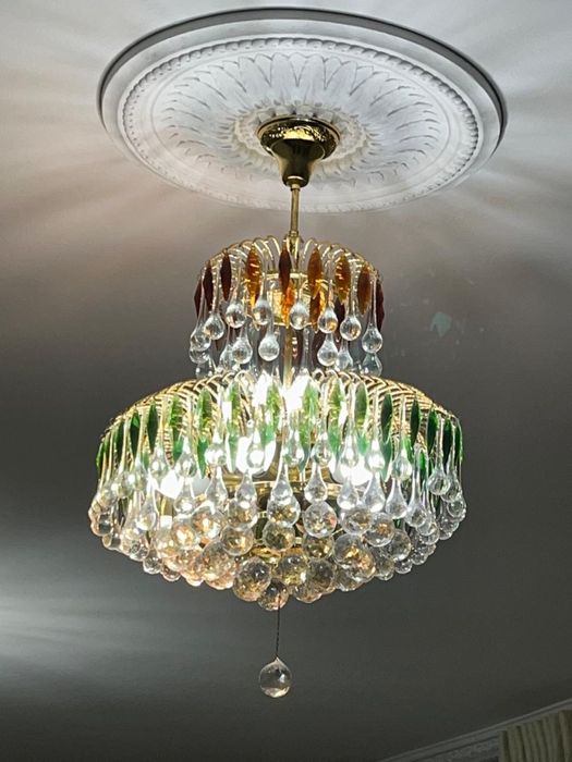 Люстра для зала, очень красивая. Каждая за 50 000