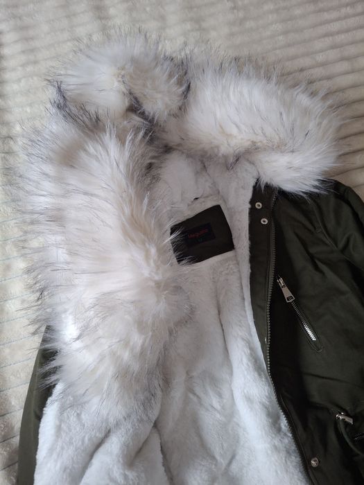 Зелена парка с обемна качулка!