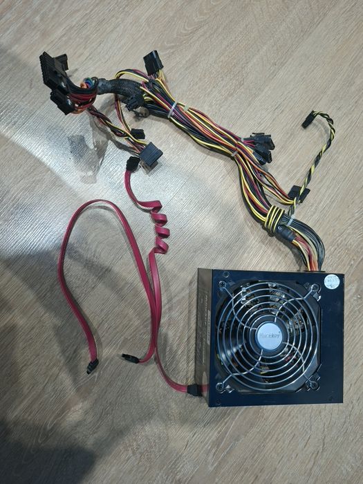 Блокпитания Huntkey