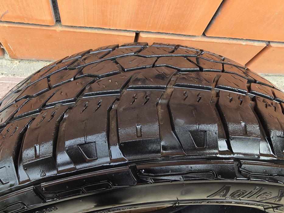 Продам шины на 20