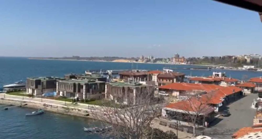 Продава се хотел в сърцето на Стария град на Несебър