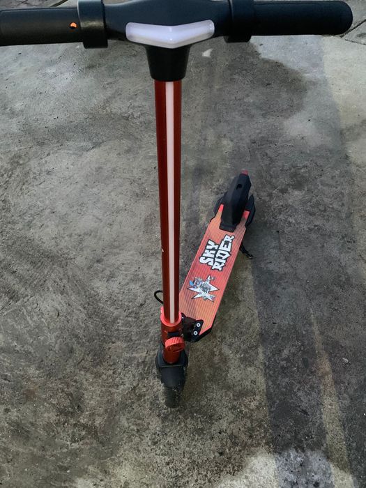 Trotinetă electrica pentru copii