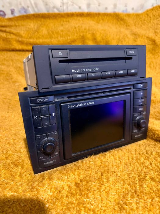 Оригинална навигация Navigation Plus RNS-D + CD чейнджър от Audi A4 B6