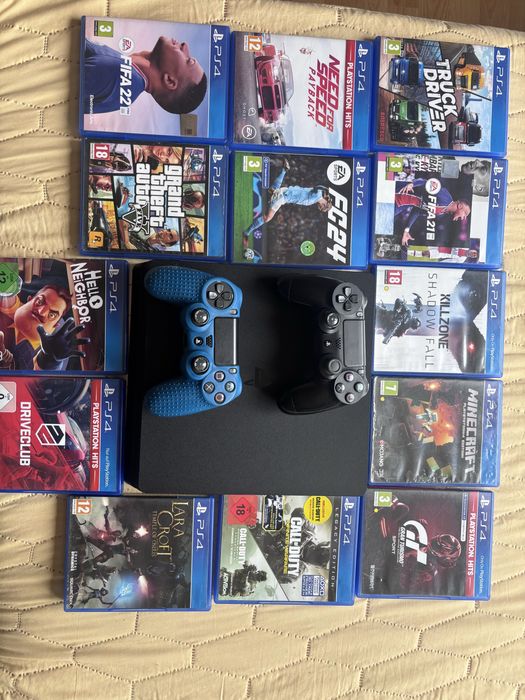 Продавам PS4+волан+13 игри+2контролера