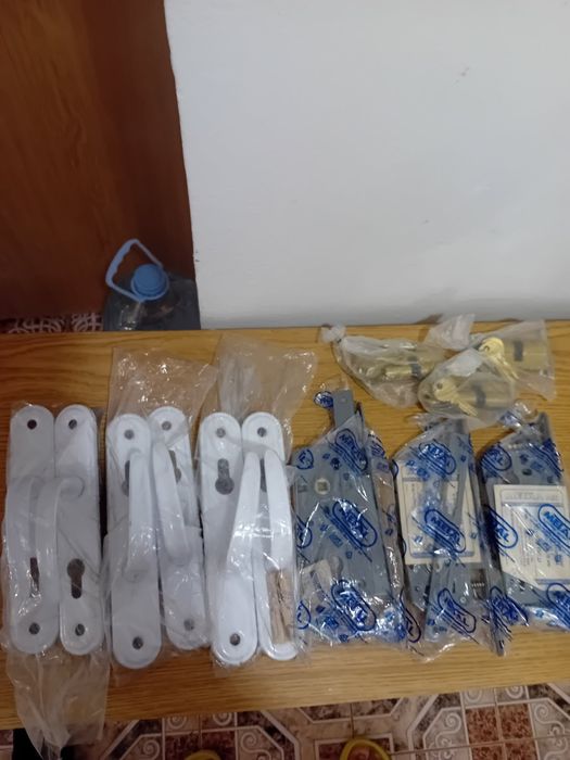 Комплект брава с патронник и дръжки