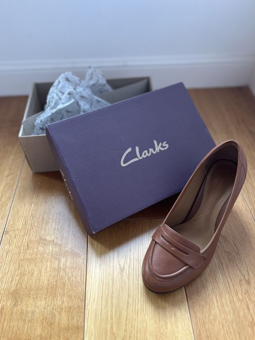 Чисто нови кожени обувки Clarks- 37 номер