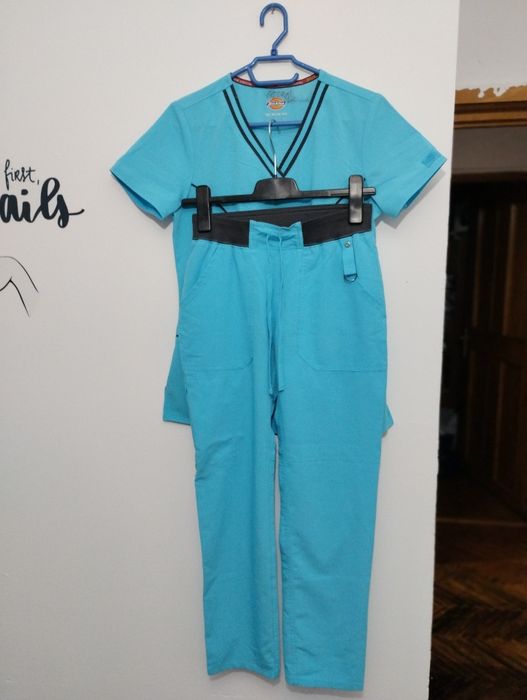 Costum medical Dickies