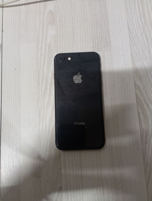 Iphone 8 64gb неплохой состояние