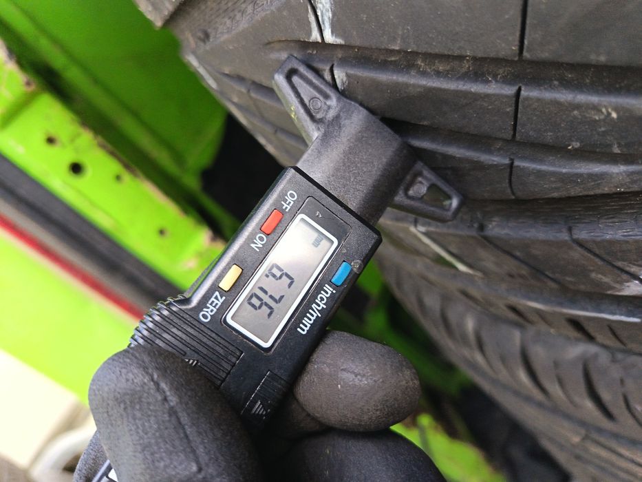 Anvelope vara 255 40 20 uniroyal 2022 6. 5-7mm