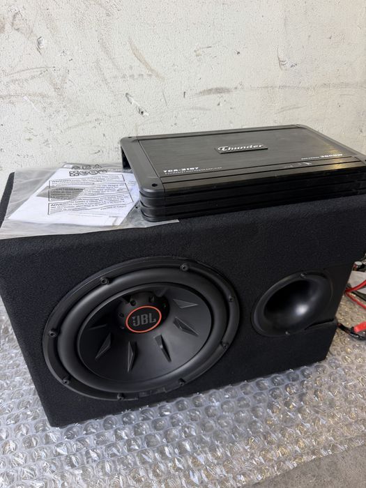 Нова бас каса JBL с усилвател!!!