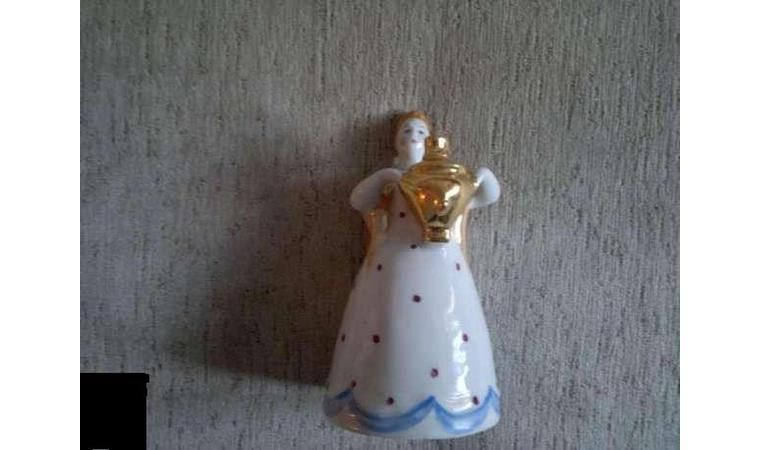 Продам фарфоровую статуэтку Девушка с Самоваром, фарфоровые рыбки