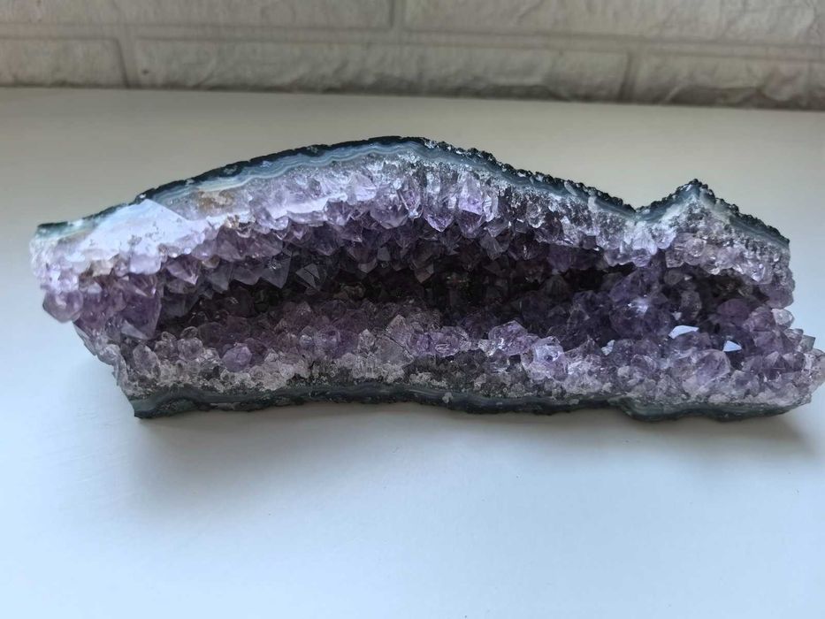 Аметист Друза - Уникален Кристал за Вашия Дом или Офис