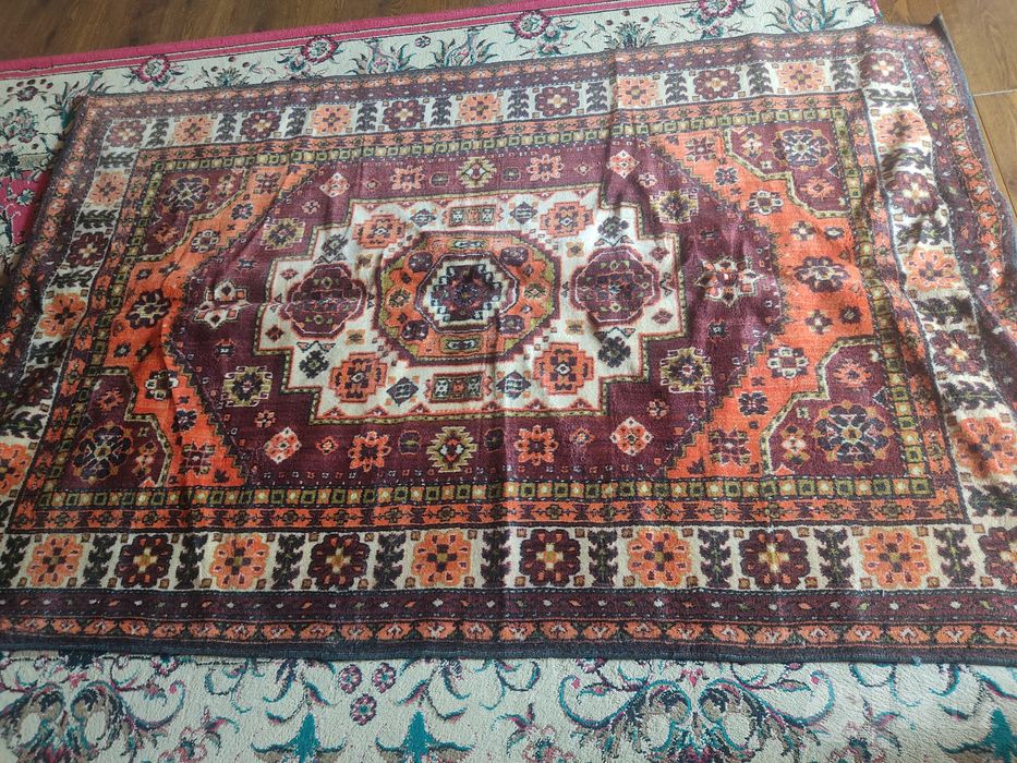 Qadimgi gilamcha bor razmeri 2/1