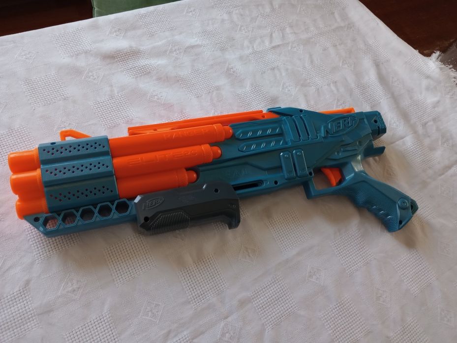 Blaster Nerf Elite 2.0 Ranger PD-5 + Gloanțe – Stare Utilizat