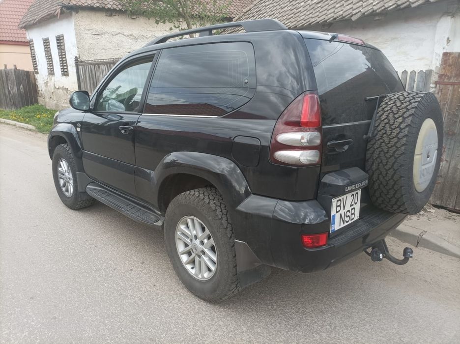 Vând Toyota Land Cruiser J 120 ,3 uși