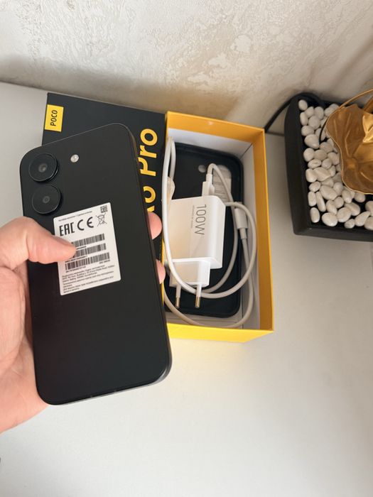 Продам Poco X8 pro
