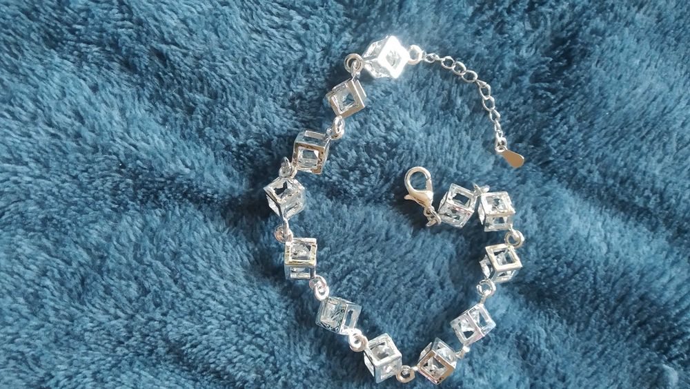 Нова, сребърна гривна 12 различни модели. 38/55 лв. В кутия.