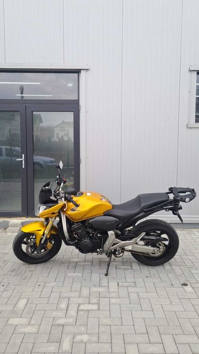 Honda Hornet 2008 + armura si genunchiere!