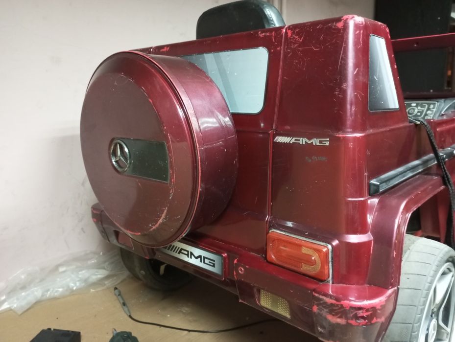 Акумулаторен джип детска количка