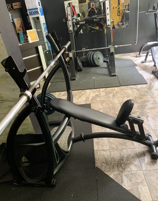 Фитнес уреди, лостове и пейки