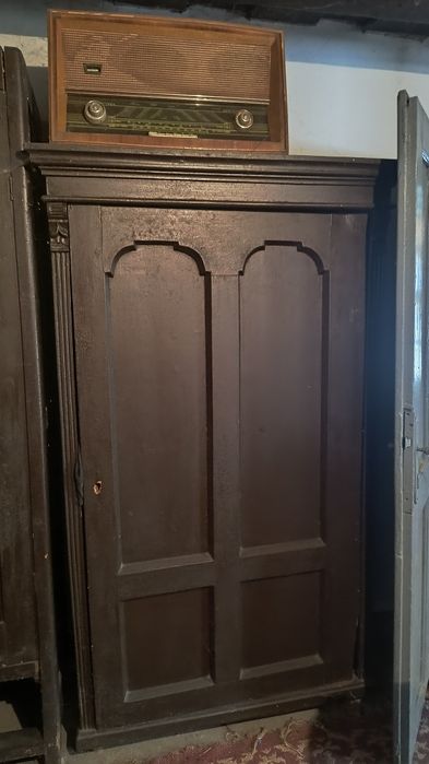 Se vinde mobilier vechi