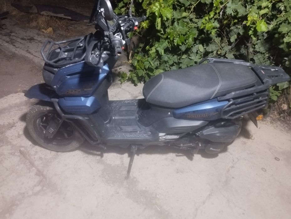 Скутер танк бенали