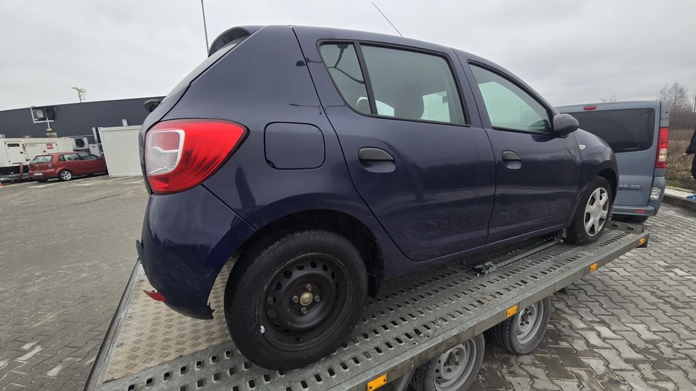 Dacia sandero Logan usi capota faruri bara aripa aripi stopuri stopuri cadru trager armatura usa roti fuzeta amortizor cutie viteze oglinda airbag
