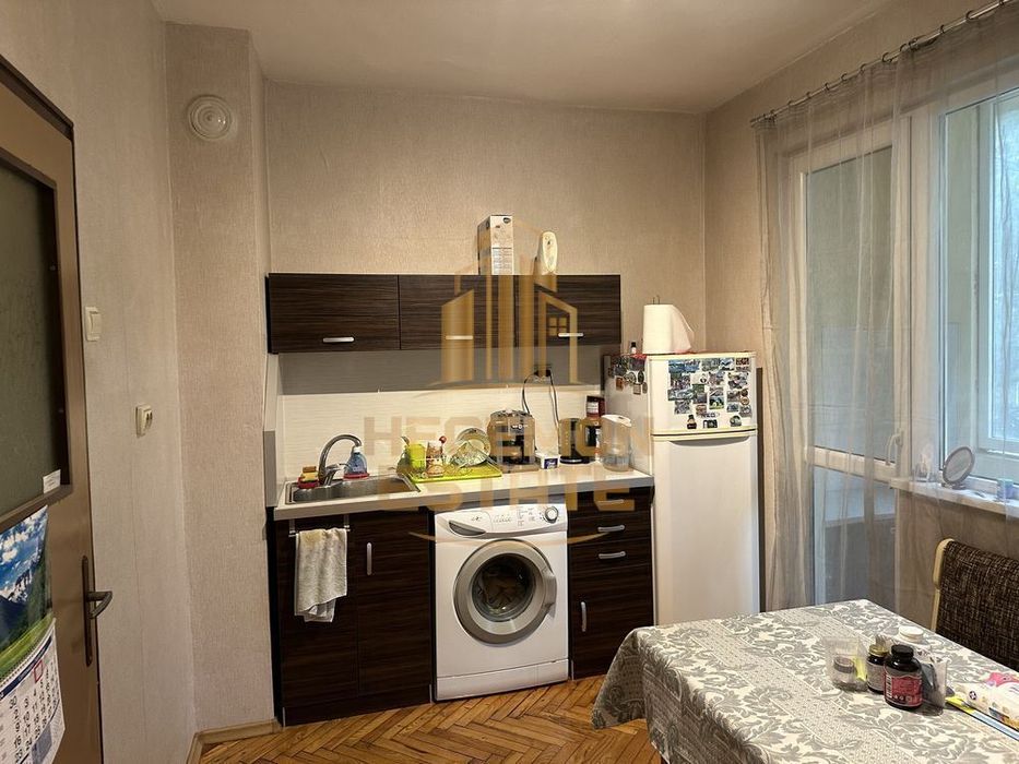 Продава се Тристаен апартамент в Варна, Трошево - 90 кв.м за 1834 €/кв.м - Снимка #2
