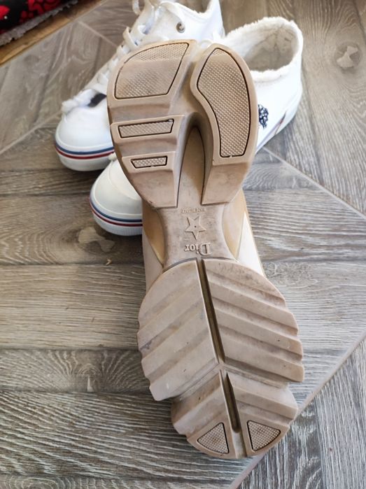 Кроссовки женские на 38 размер