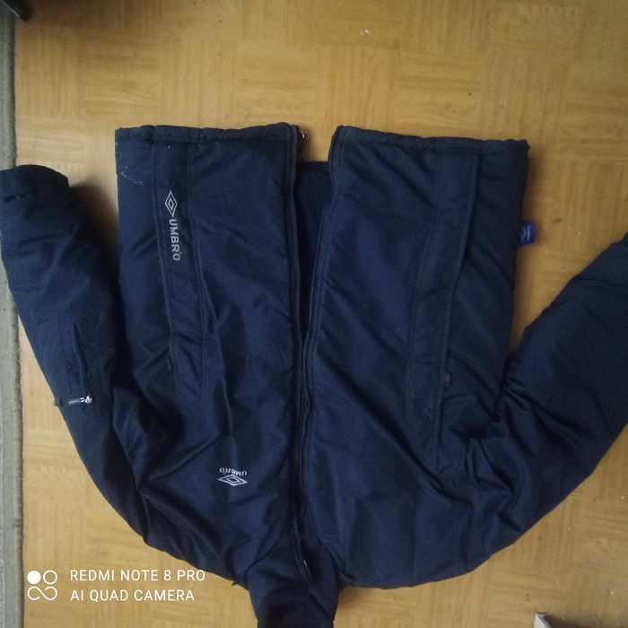 Не длрого фирменная мужская  очень тёплая куртка