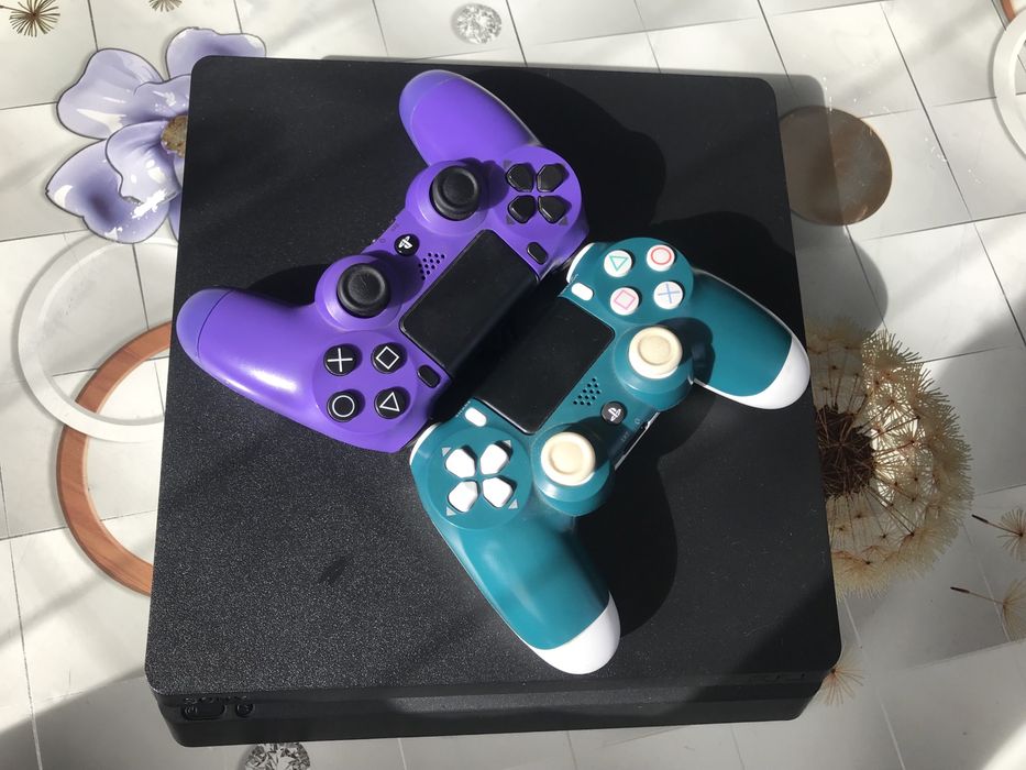 Playstation 4 slim
