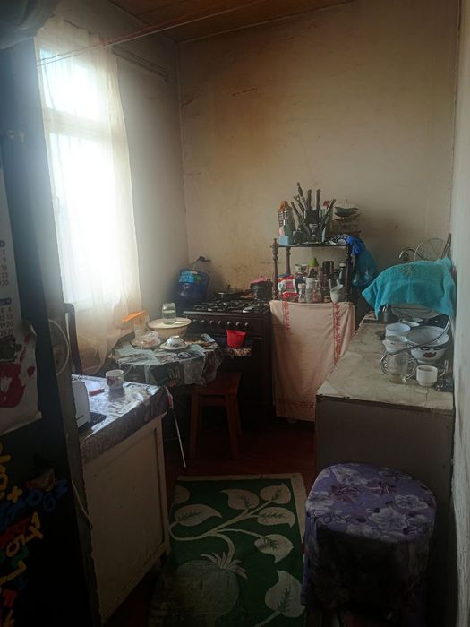 Срочно продам 2 комнатную массив Панельный