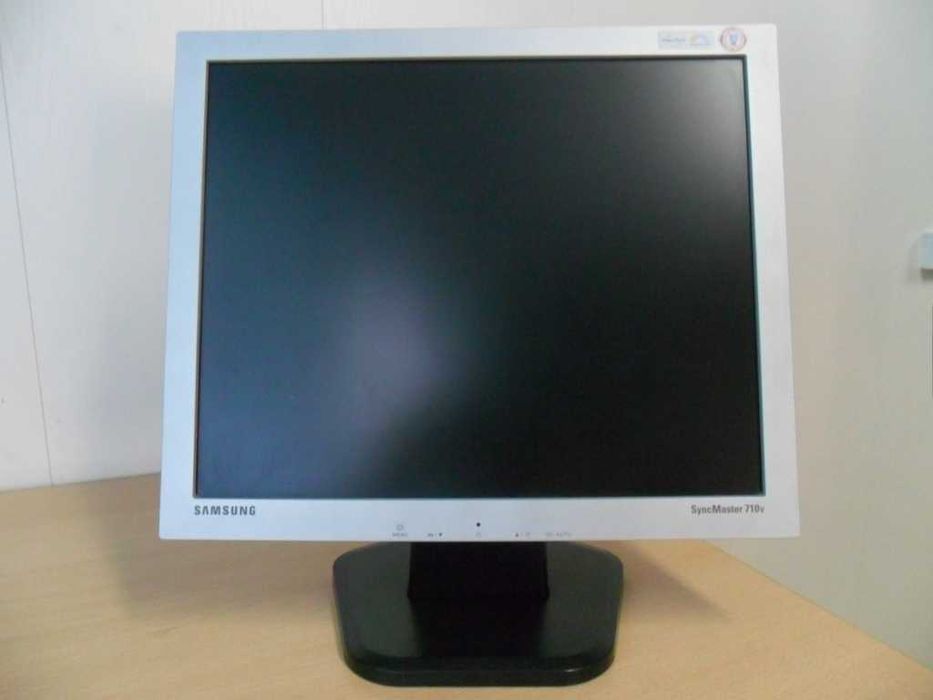Монитор 17" 1280x1024 Samsung SyncMaster 710v
