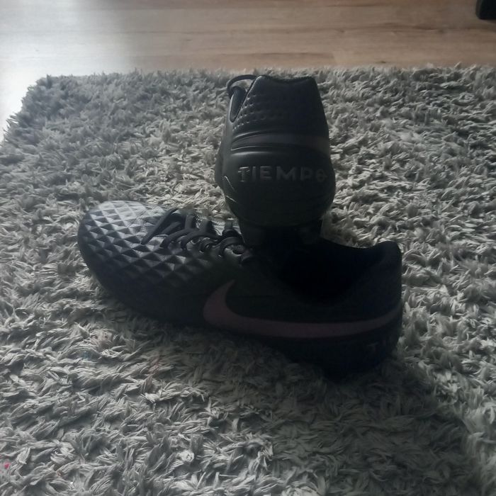 Ghete fotbal Nike Tiempo