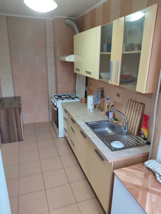 Inchiriez apartament 3 camere