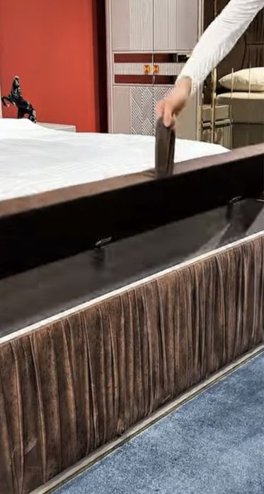 Спальный гарнитур