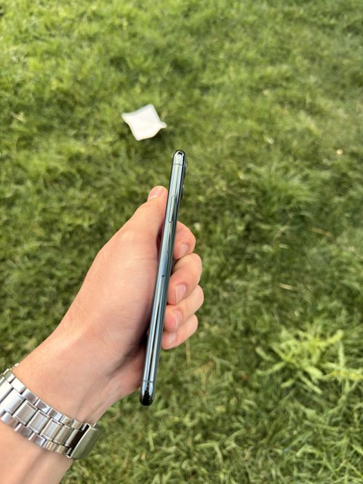 Iphone 11 Pro Max (64) ideal holatda umuman aybi yoq Face ishlidi