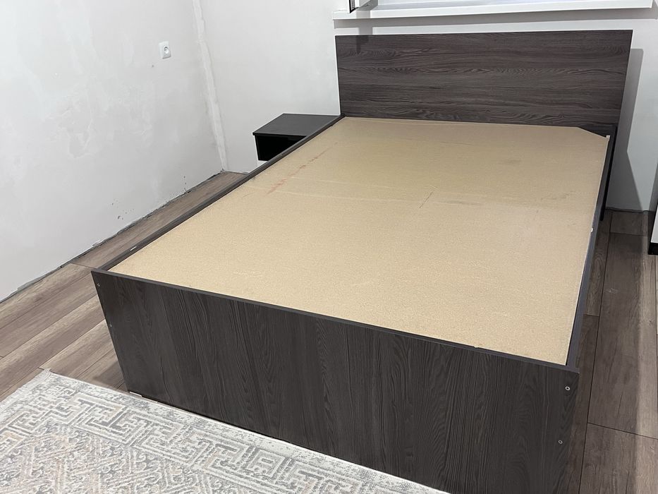 Продам кровать и шивонер