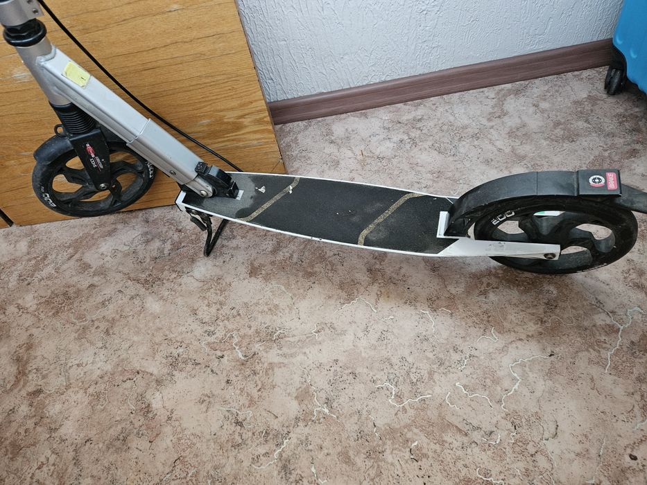 Продам самокат roces