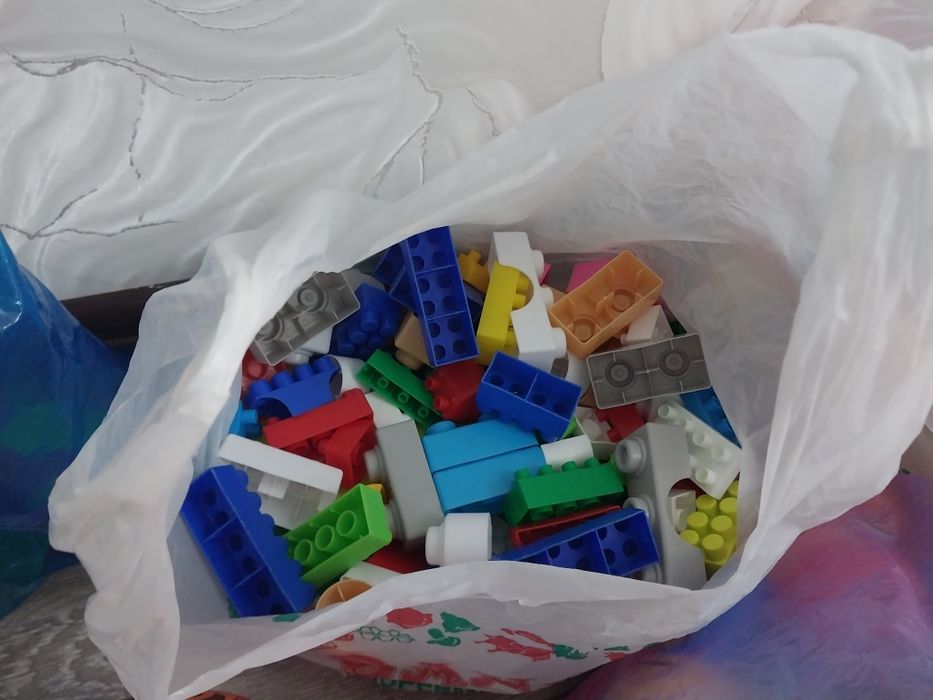 Ойыншықтар сатылады