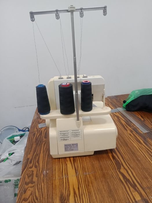Продам оверлок 3х ниточный