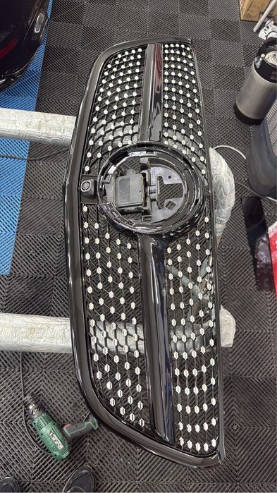 Grilă față centrală Diamond Mercedes-Benz W447 VITO 2019-2024
