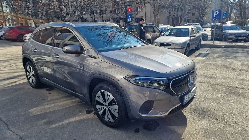 MERCEDES-BENZ EQA 2022