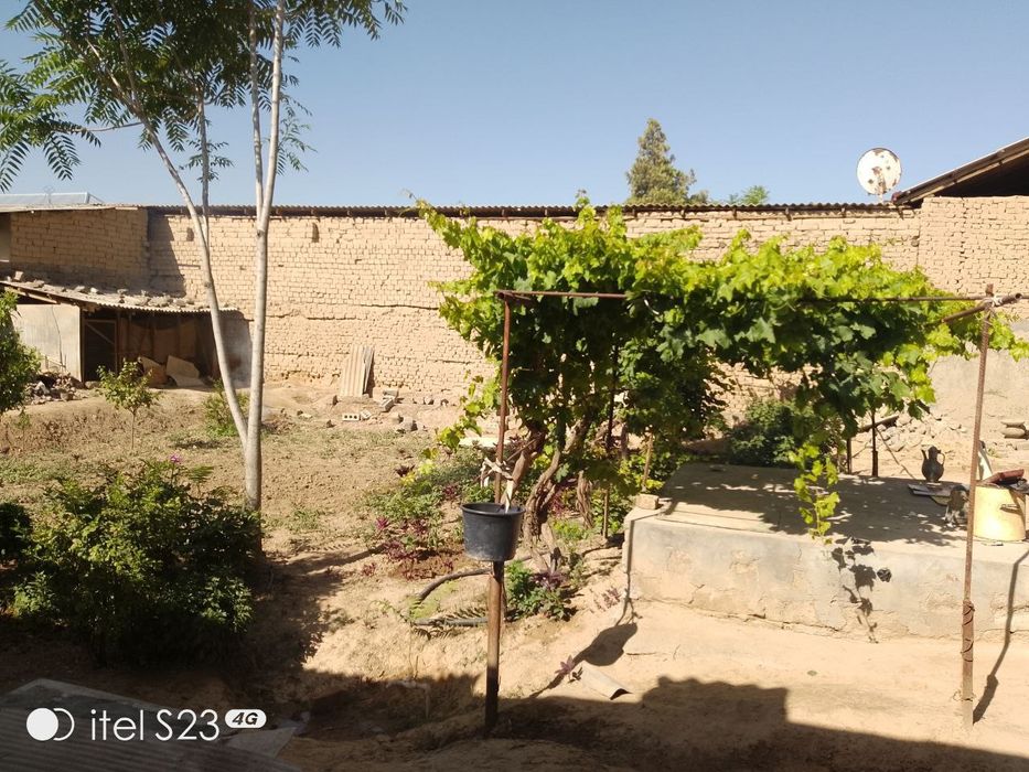 Uy sotiladi  6 sutix